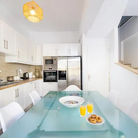 Eleni Residences Апартаменты *