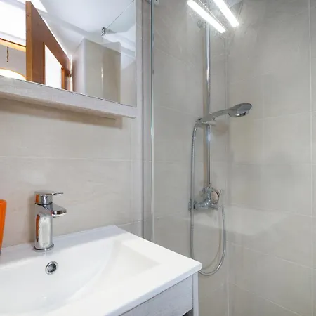 Eleni Residences Апартаменты *