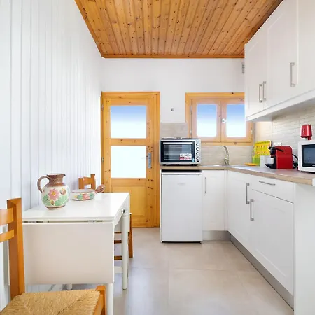 アパート Eleni Residences
